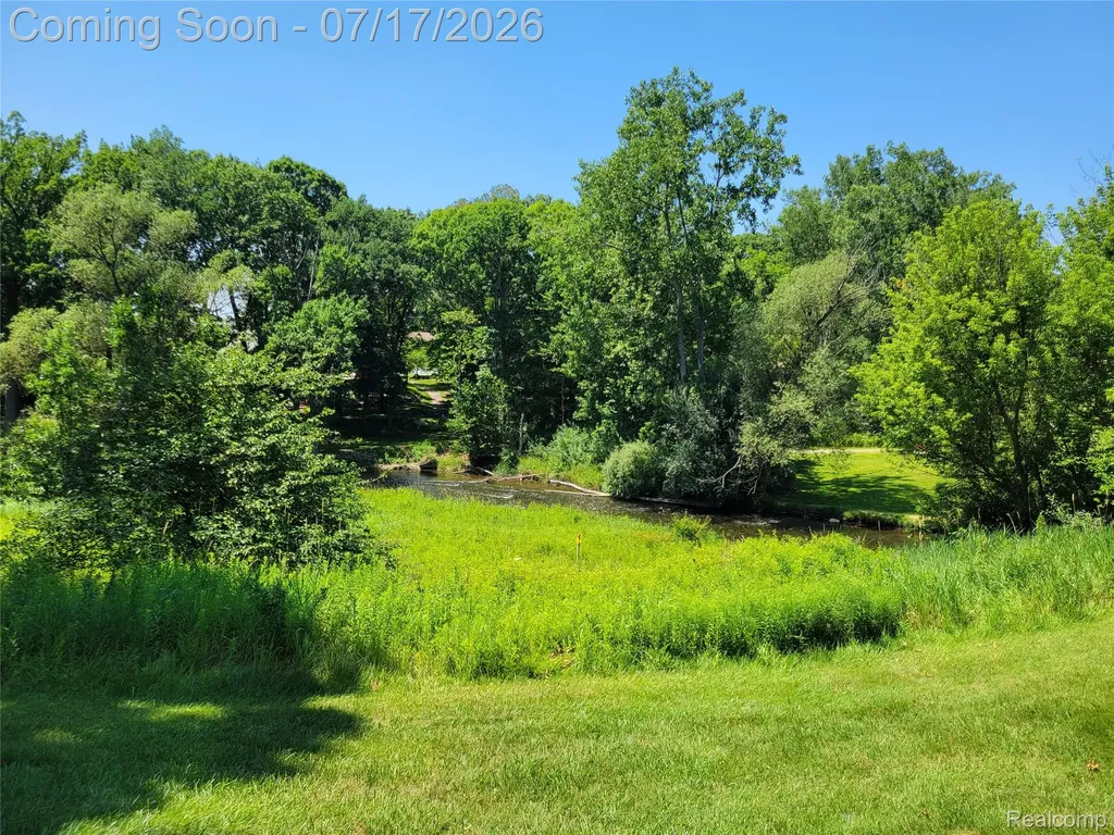 1655 Riverside Drive Oakland Charter Township MI 48309