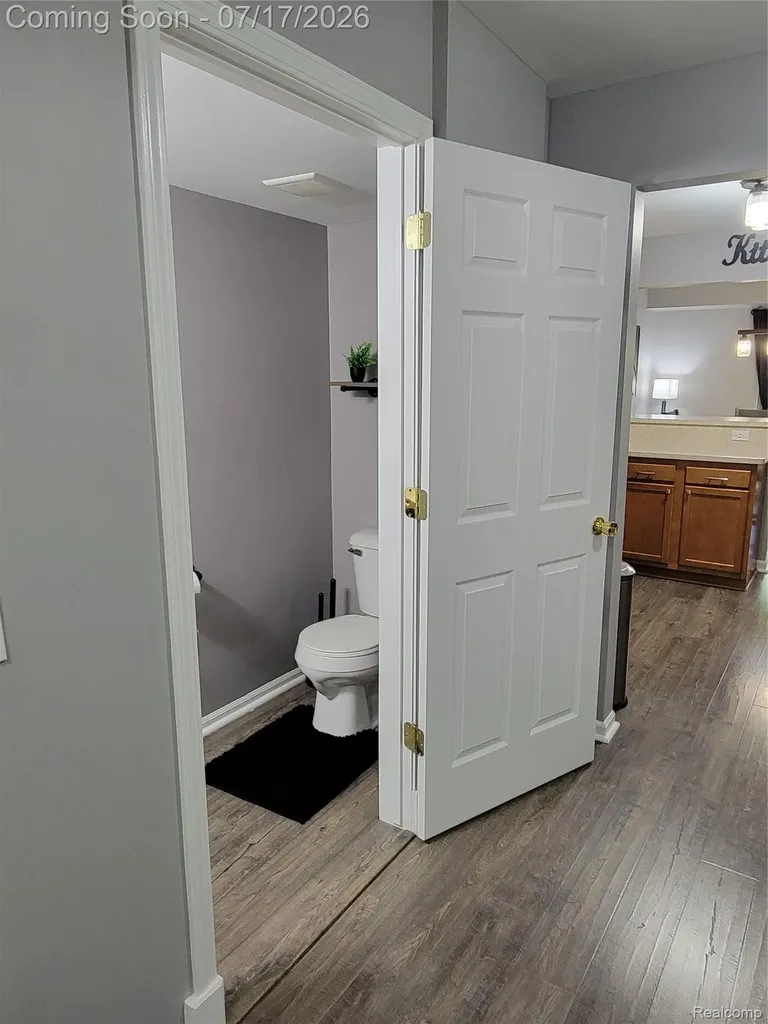 1655 Riverside Drive Oakland Charter Township MI 48309