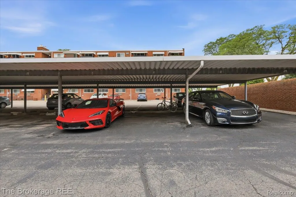 2820 Woods Lee Drive Royal Oak City MI 48073