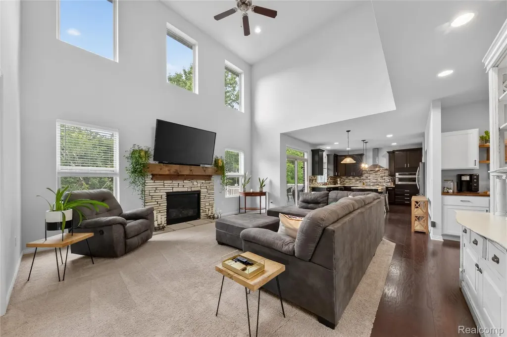 9665 Windsor Lane Springfield Charter Township MI 48348