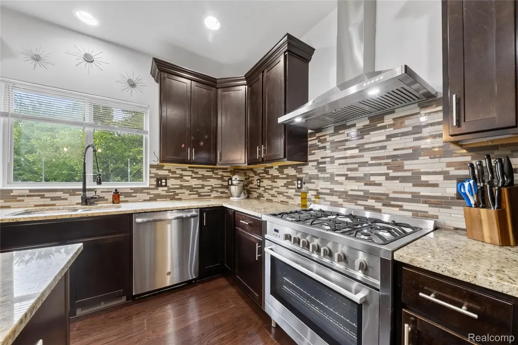 9665 Windsor Lane Springfield Charter Township MI 48348