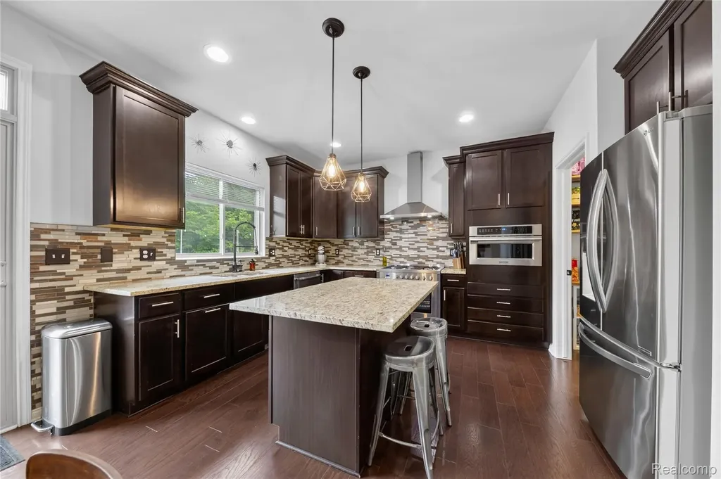 9665 Windsor Lane Springfield Charter Township MI 48348