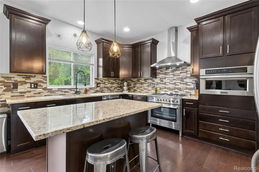 9665 Windsor Lane Springfield Charter Township MI 48348