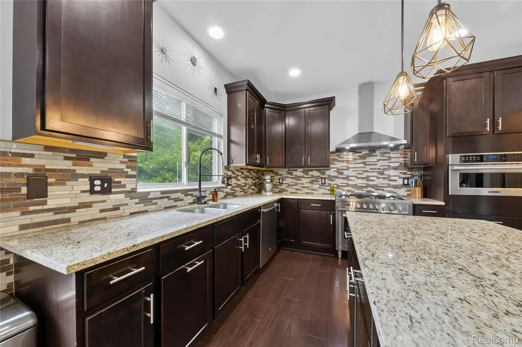 9665 Windsor Lane Springfield Charter Township MI 48348