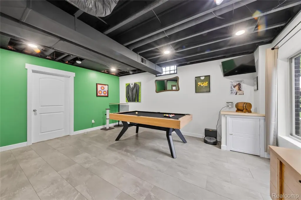 9665 Windsor Lane Springfield Charter Township MI 48348