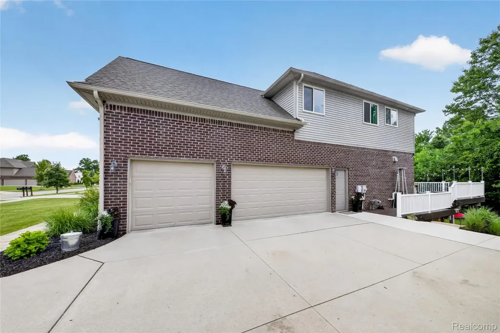 9665 Windsor Lane Springfield Charter Township MI 48348
