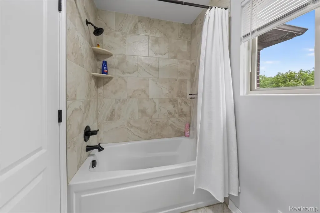 9665 Windsor Lane Springfield Charter Township MI 48348