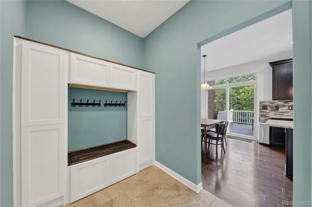 9665 Windsor Lane Springfield Charter Township MI 48348