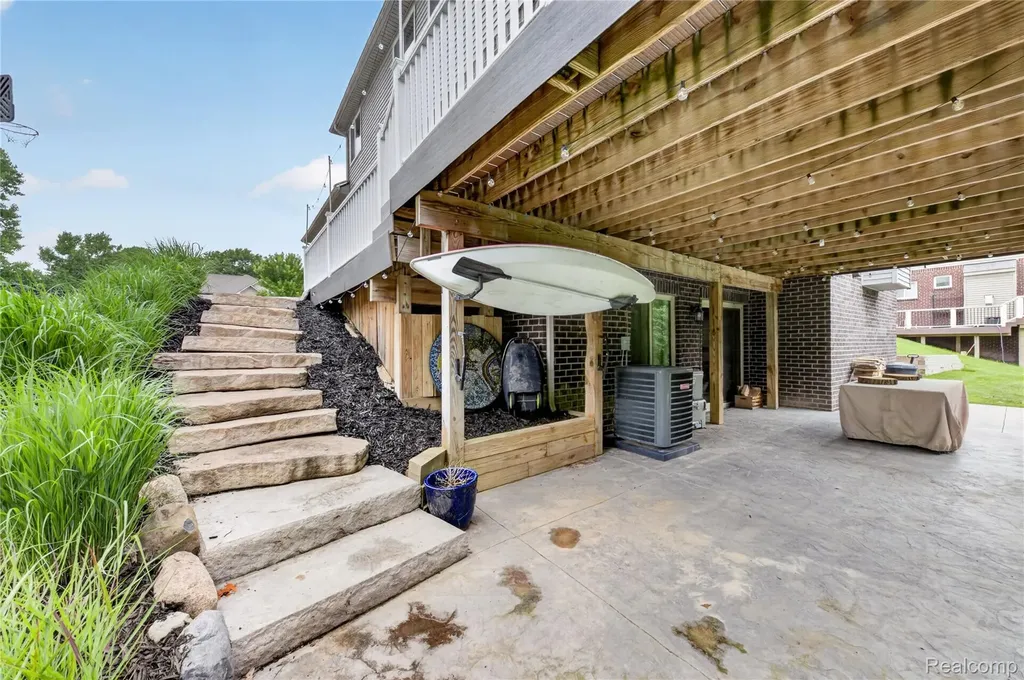 9665 Windsor Lane Springfield Charter Township MI 48348