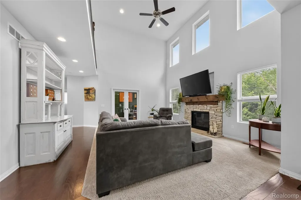 9665 Windsor Lane Springfield Charter Township MI 48348