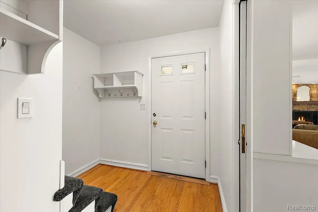869 Central Drive Orion Charter Township MI 48362