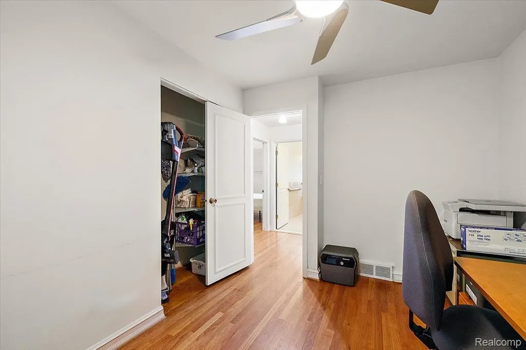 869 Central Drive Orion Charter Township MI 48362