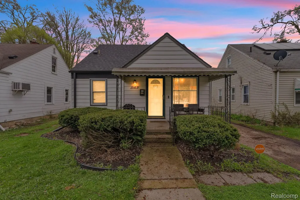 15482 Winston Redford Charter Township MI 48239