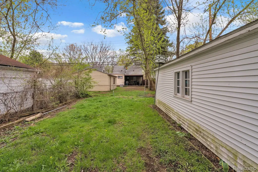 15482 Winston Redford Charter Township MI 48239