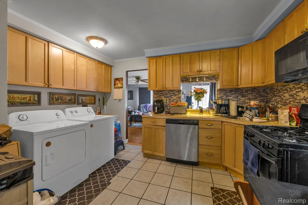 15482 Winston Redford Charter Township MI 48239