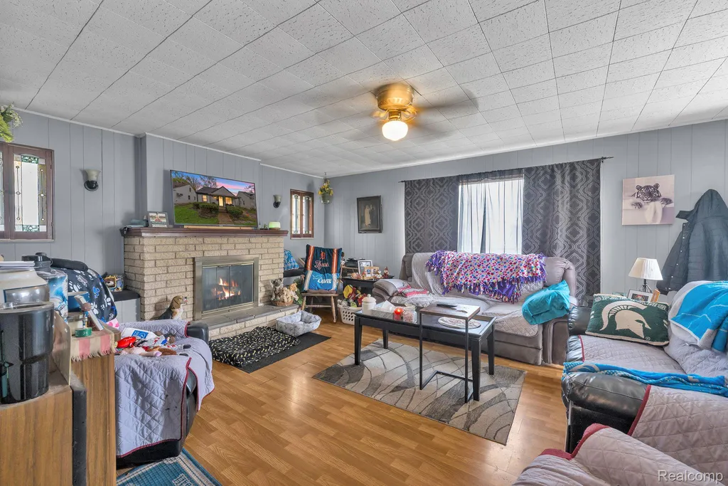15482 Winston Redford Charter Township MI 48239