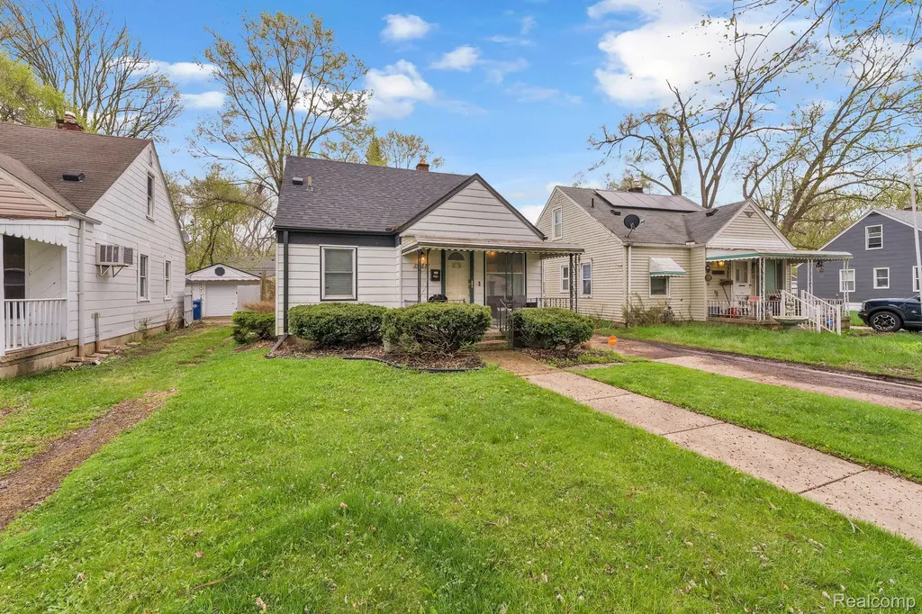 15482 Winston Redford Charter Township MI 48239