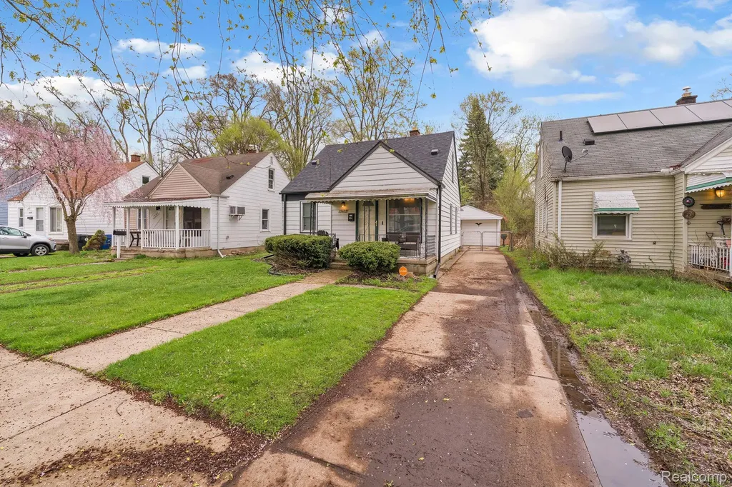 15482 Winston Redford Charter Township MI 48239