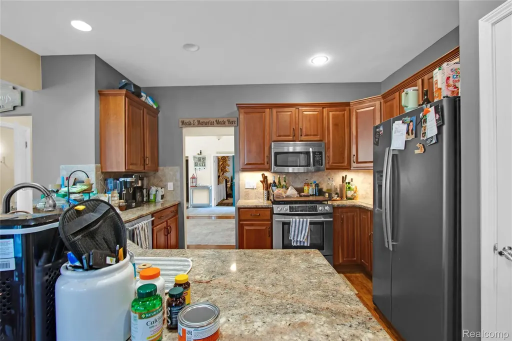 16073 Silverwood Drive Fenton Charter Township MI 48430