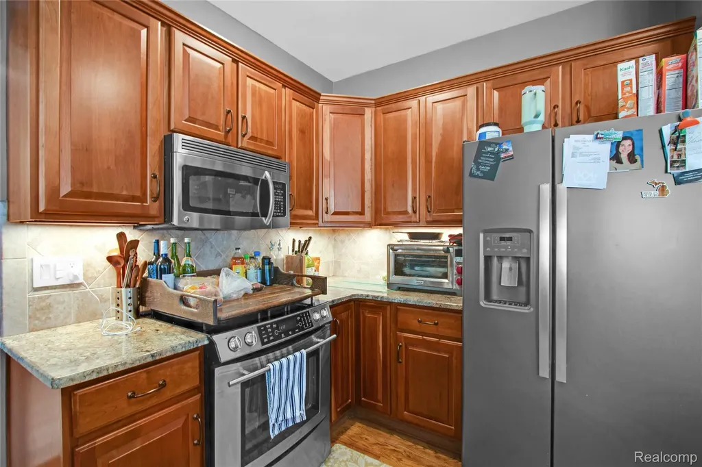 16073 Silverwood Drive Fenton Charter Township MI 48430
