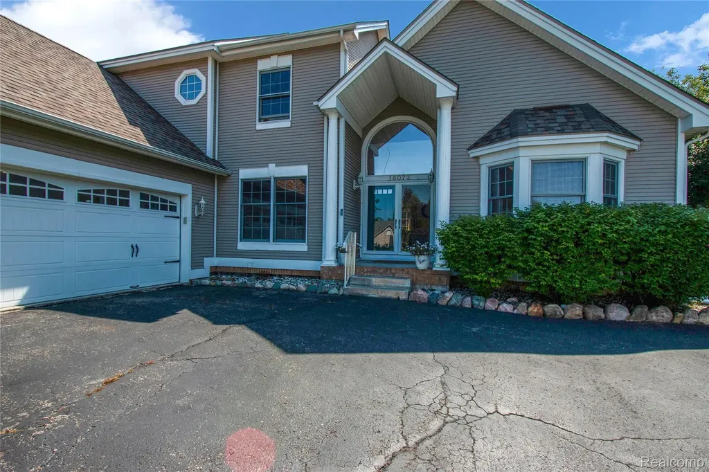 16073 Silverwood Drive Fenton Charter Township MI 48430