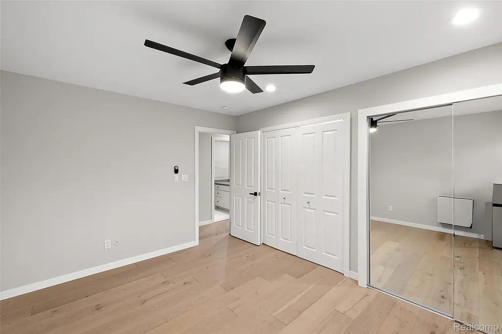 4047 W Maple Road Bloomfield Hills City MI 48301