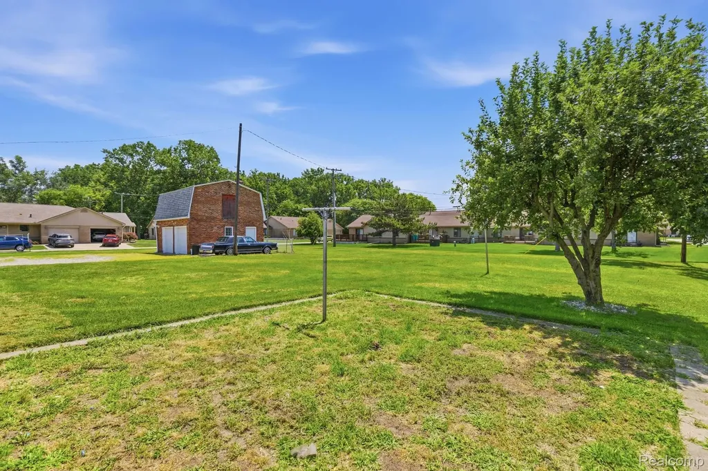 19100 Masonic Boulevard Roseville City MI 48066