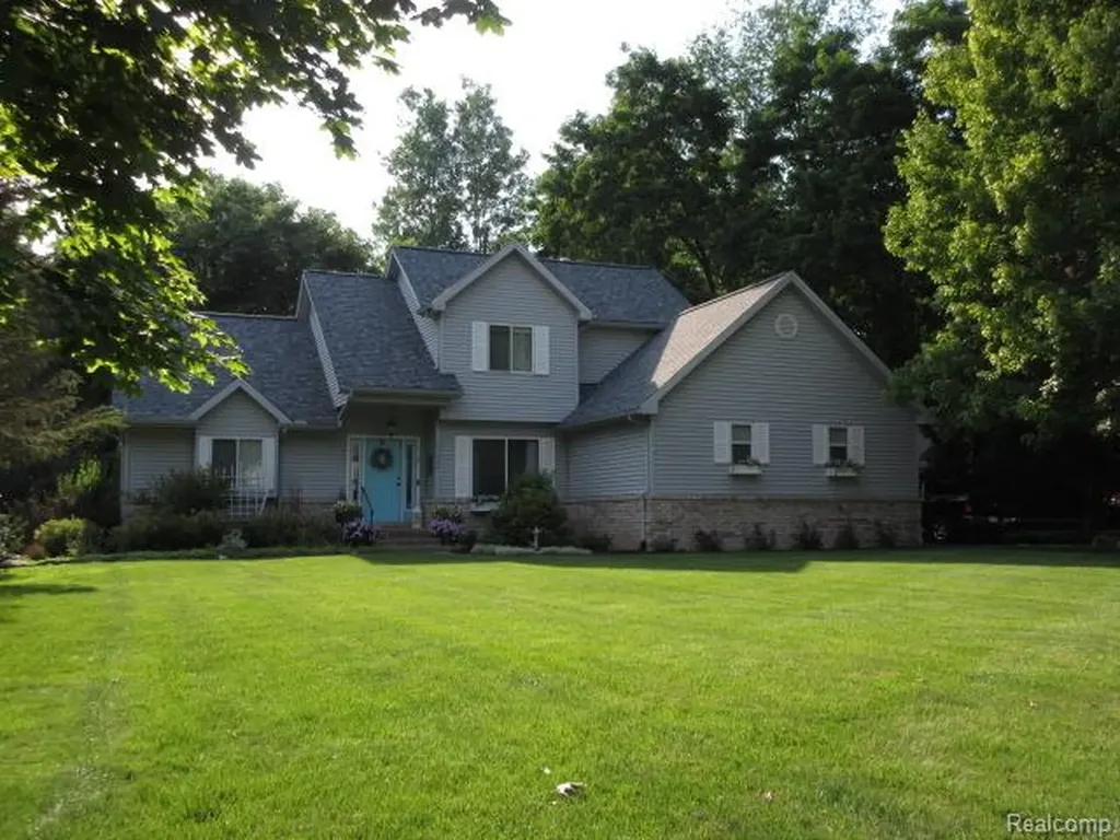 11356 Tall Shadows Court Hamburg Township MI 48169
