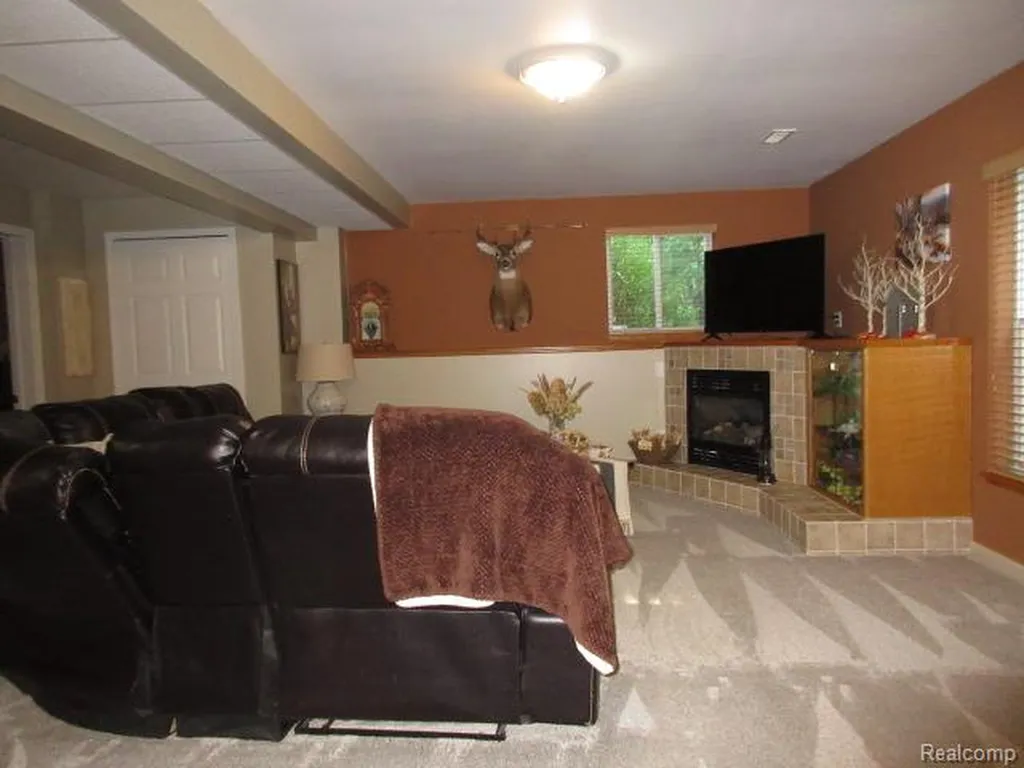 11356 Tall Shadows Court Hamburg Township MI 48169