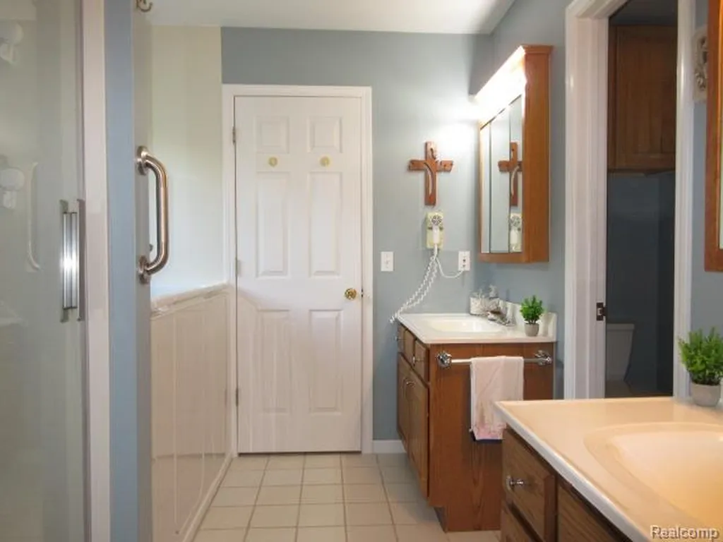 11356 Tall Shadows Court Hamburg Township MI 48169
