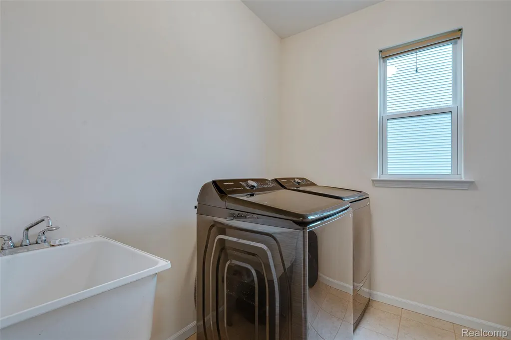 343 Amelia Circle South Lyon City MI 48178
