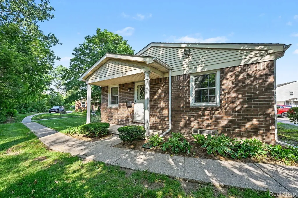 38211 Carolon Boulevard Westland City MI 48185