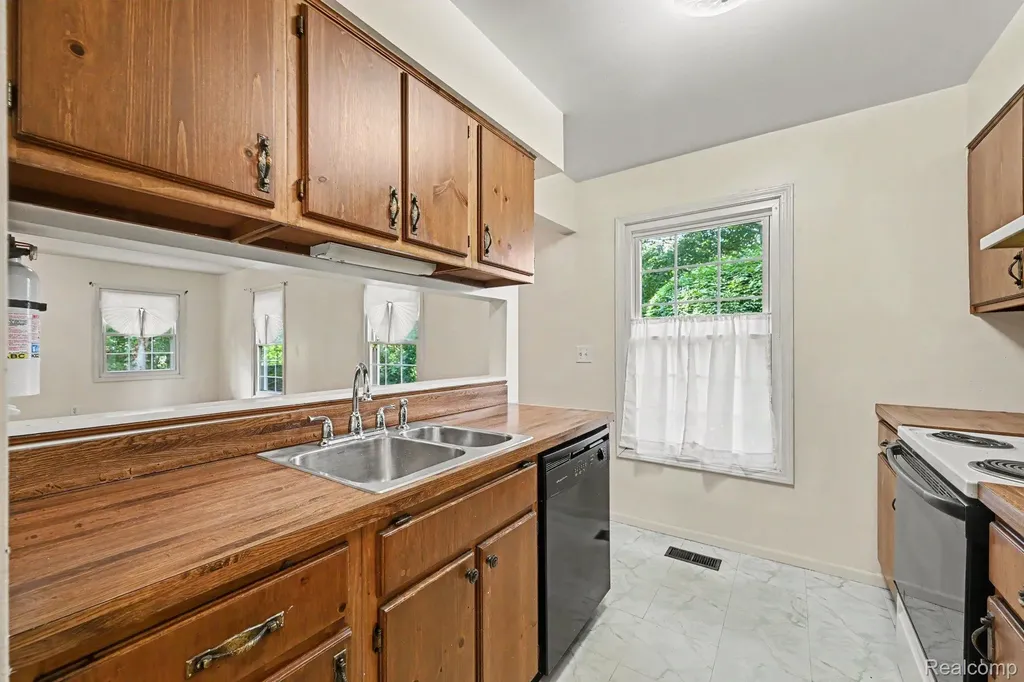 38211 Carolon Boulevard Westland City MI 48185