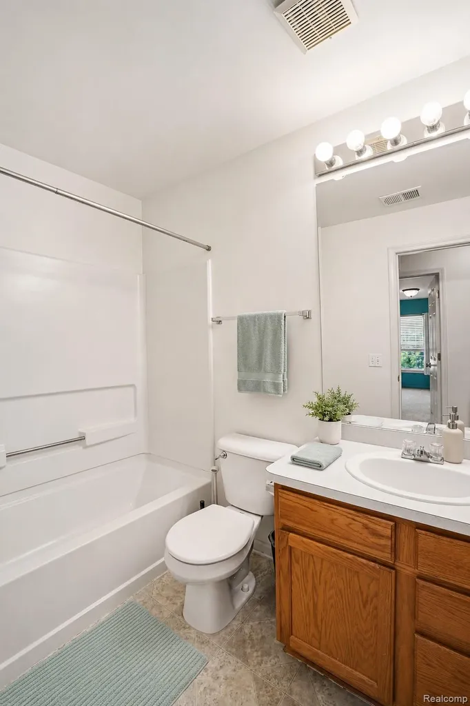 518 Olde English Circle Howell Township MI 48855