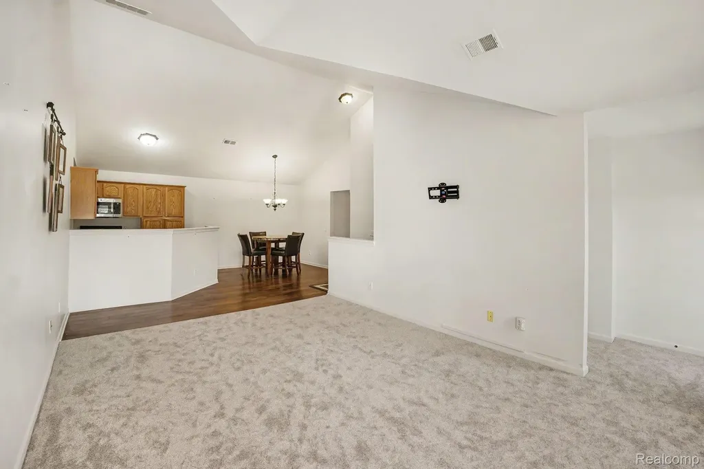 518 Olde English Circle Howell Township MI 48855