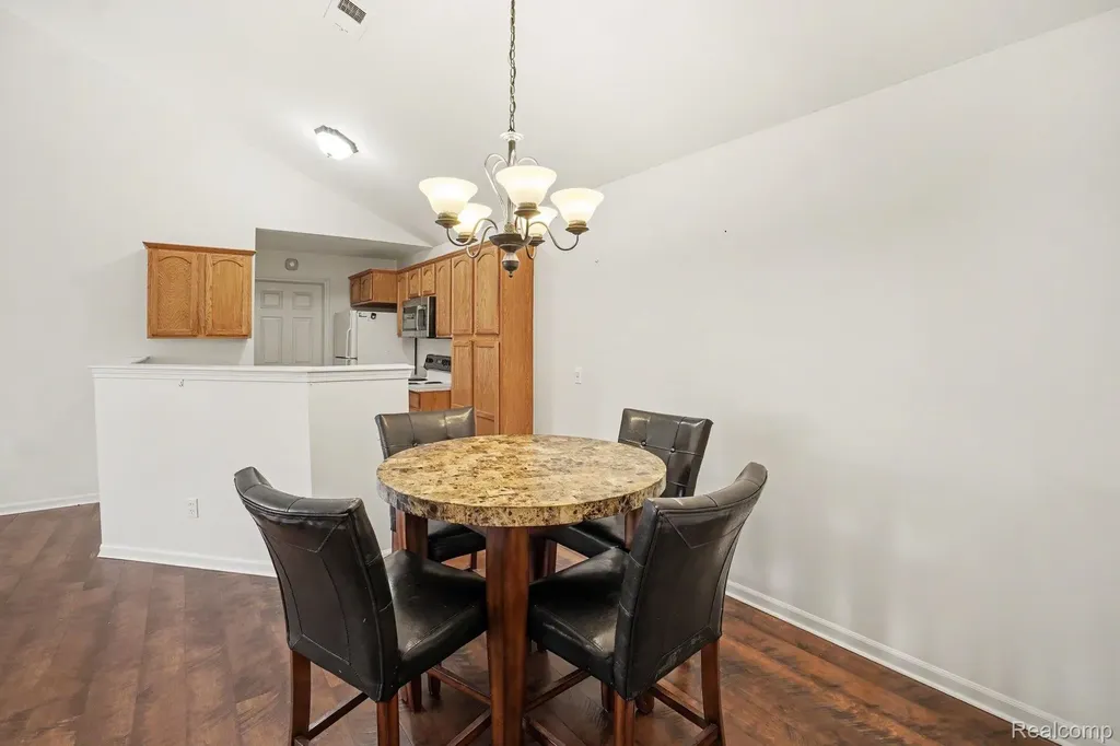518 Olde English Circle Howell Township MI 48855