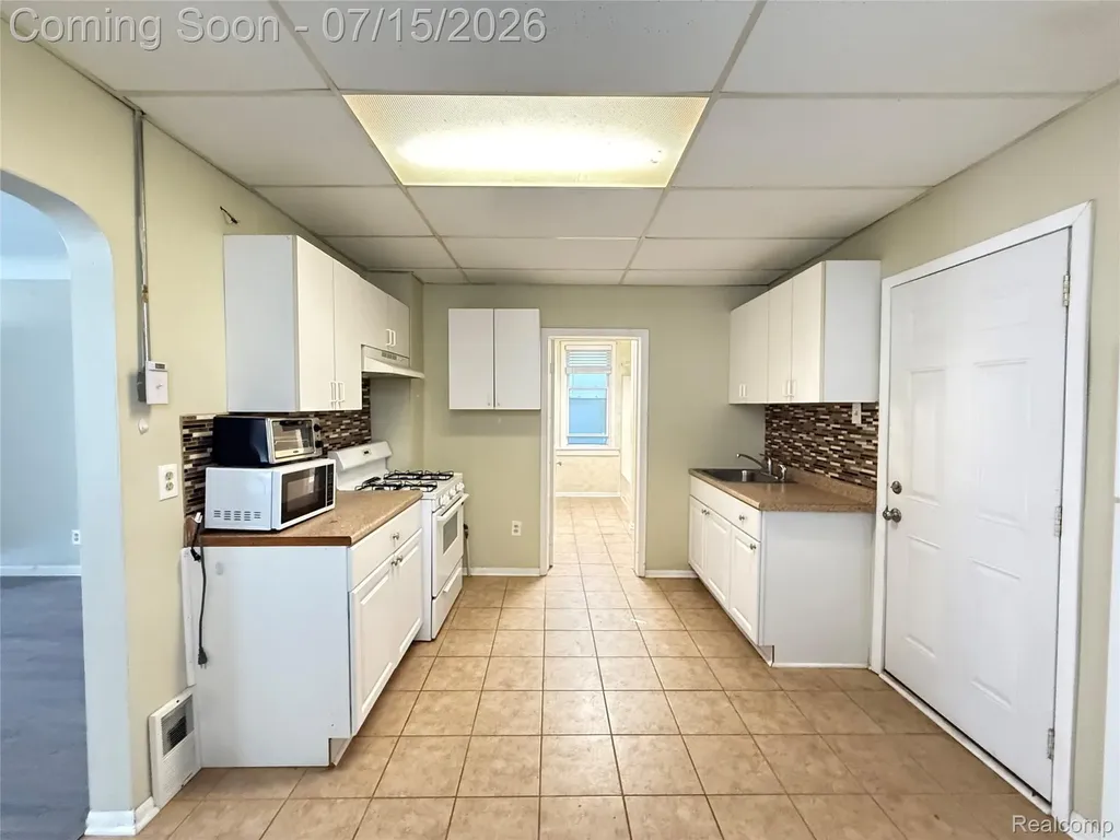 3162 Trowbridge Street Hamtramck City MI 48212