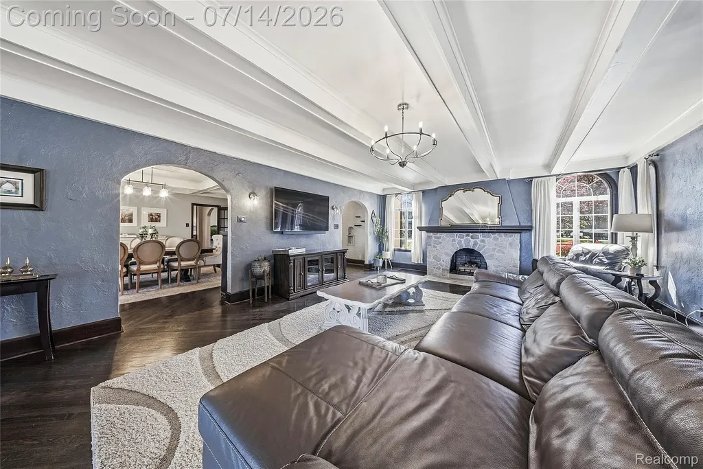 18460 Meridian Road Grosse Ile Township MI 48138