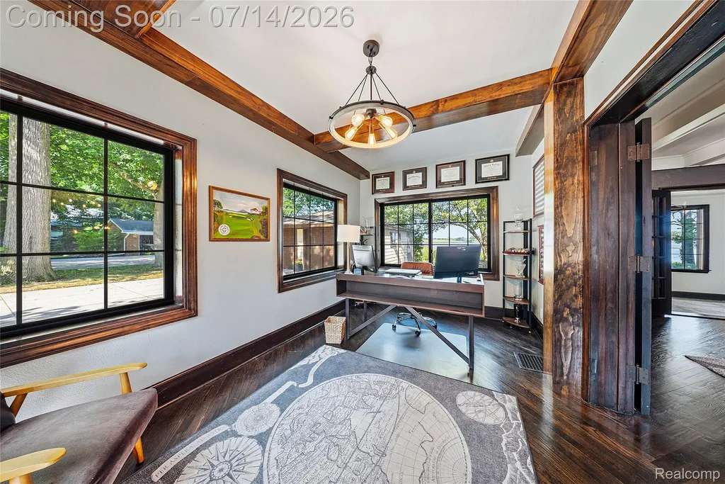 18460 Meridian Road Grosse Ile Township MI 48138