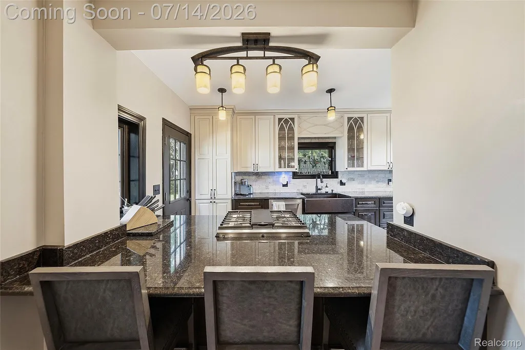 18460 Meridian Road Grosse Ile Township MI 48138