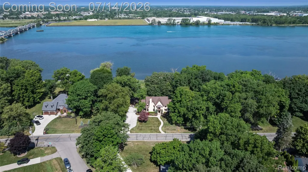 18460 Meridian Road Grosse Ile Township MI 48138