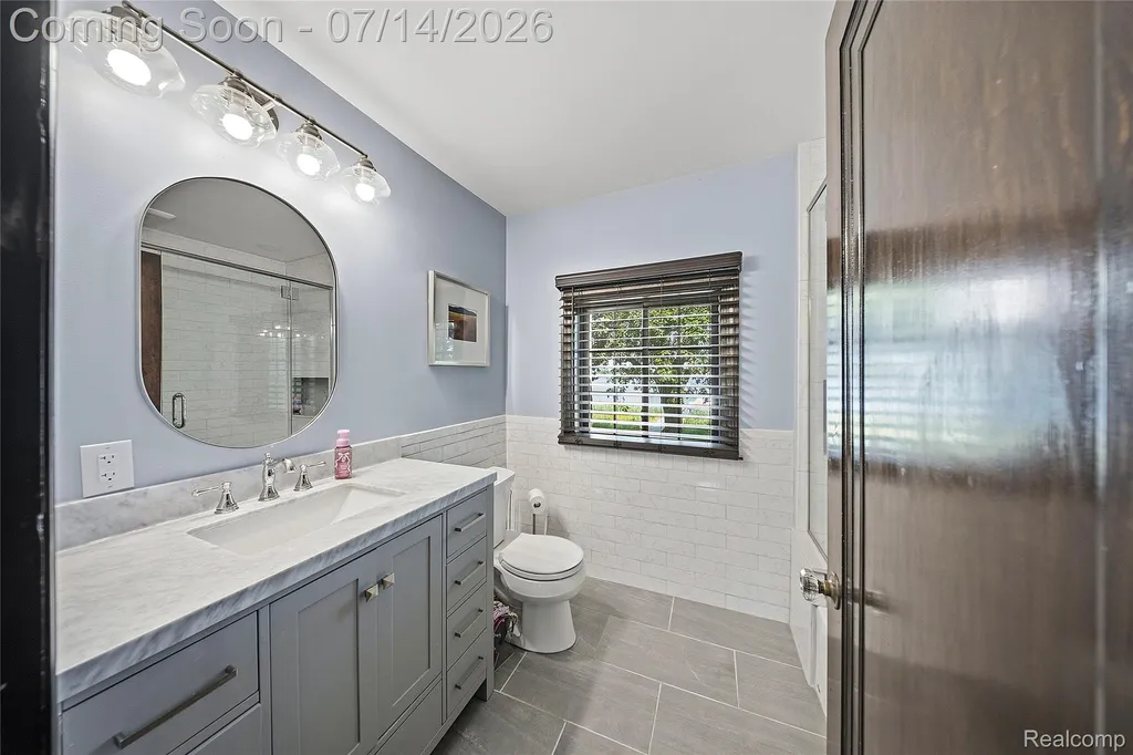 18460 Meridian Road Grosse Ile Township MI 48138