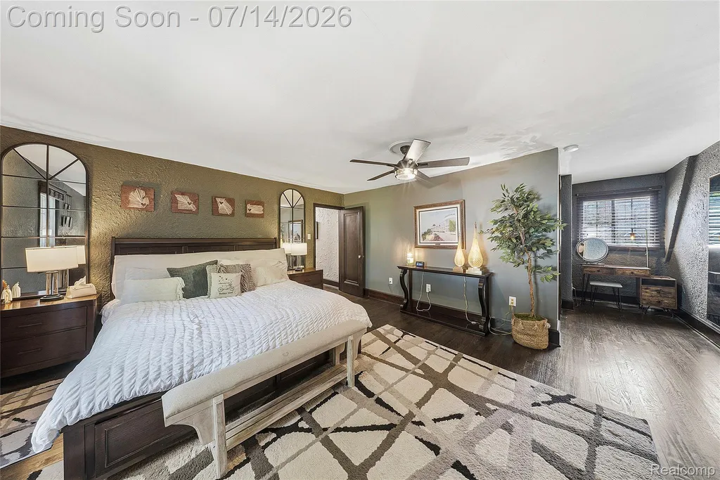 18460 Meridian Road Grosse Ile Township MI 48138