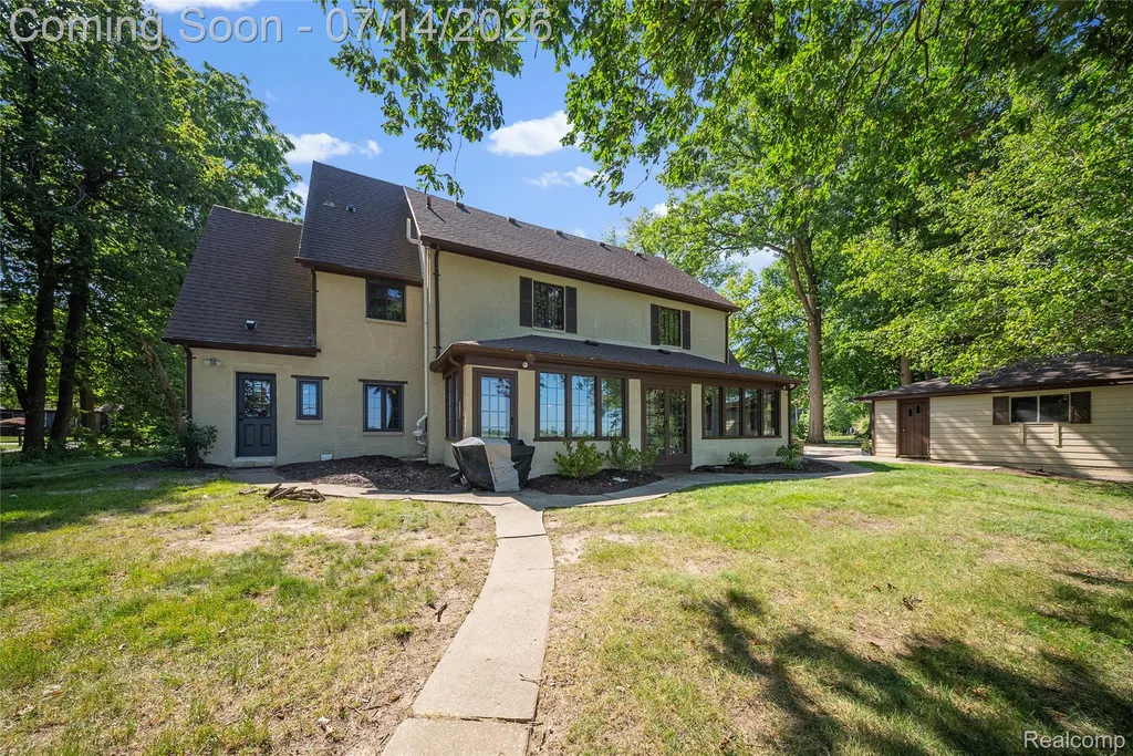 18460 Meridian Road Grosse Ile Township MI 48138