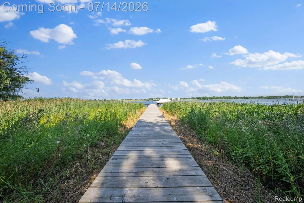 18460 Meridian Road Grosse Ile Township MI 48138