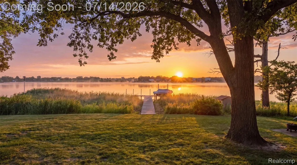 18460 Meridian Road Grosse Ile Township MI 48138