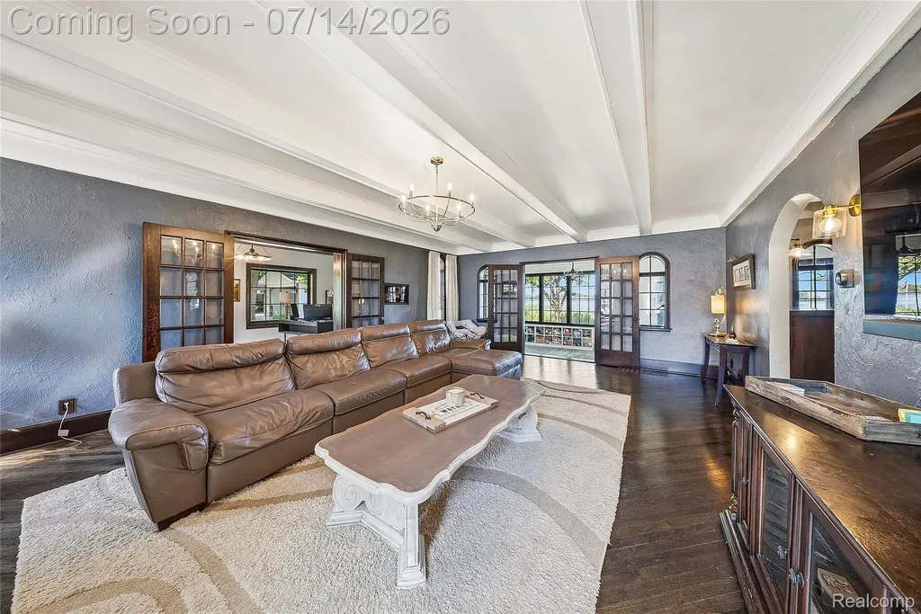 18460 Meridian Road Grosse Ile Township MI 48138