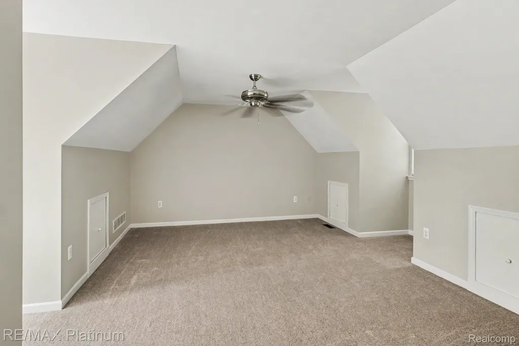 11624 Island Court Hartland Township MI 48353