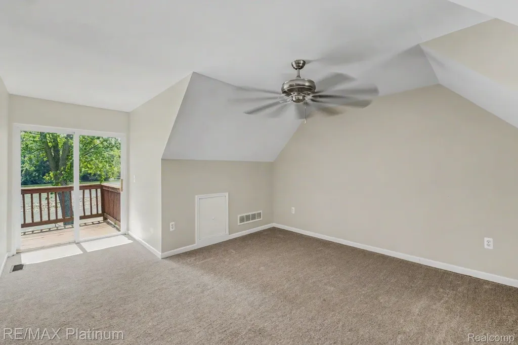 11624 Island Court Hartland Township MI 48353