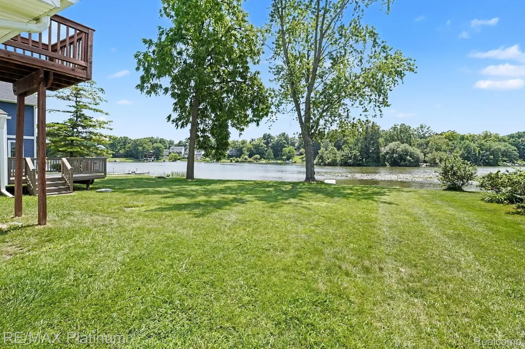 11624 Island Court Hartland Township MI 48353
